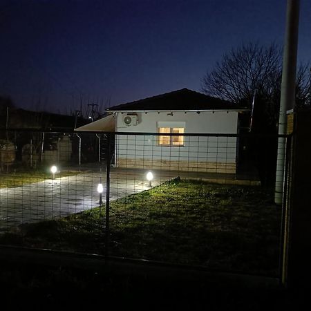 Little House On The Prairie-Μικρο Σπιτι Στο Λιβαδι! Apartment Drama Bagian luar foto