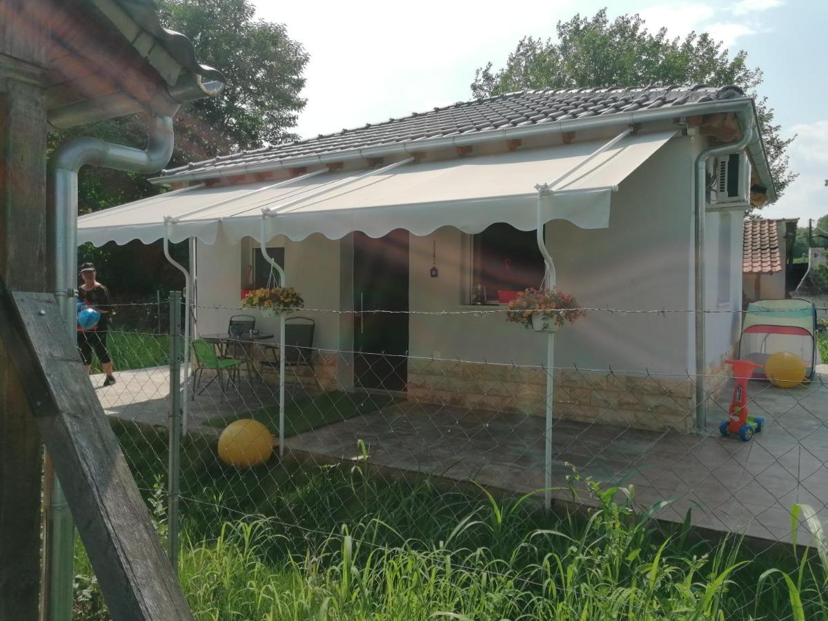 Little House On The Prairie-Μικρο Σπιτι Στο Λιβαδι! Apartment Drama Bagian luar foto